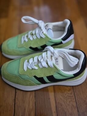 Steve Madden Green and Black Low-Top Sneakers